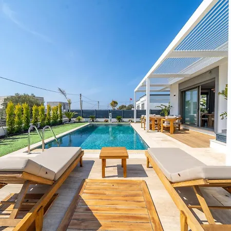 Maviie Mit Pool & Meerblick In Yalikavak Geris Villa