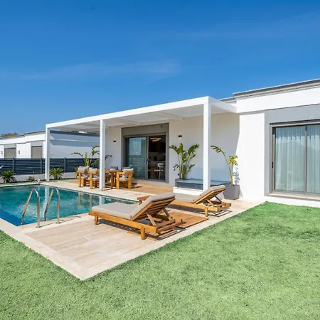 Maviie Mit Pool & Meerblick In Yalikavak Geris Bodrum